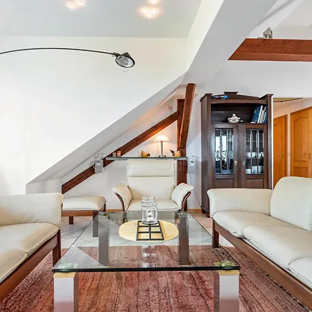 דירה Dachstuebchen *