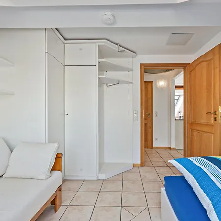 Dachstuebchen Apartman *